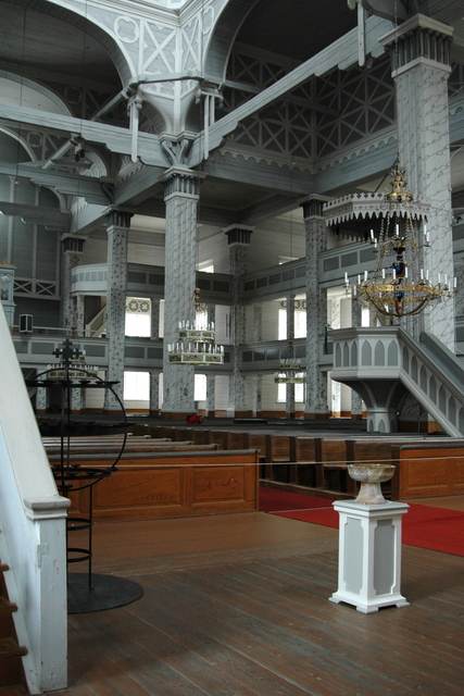 Der Kirchenraum mit 3.000 Sitzplätzen