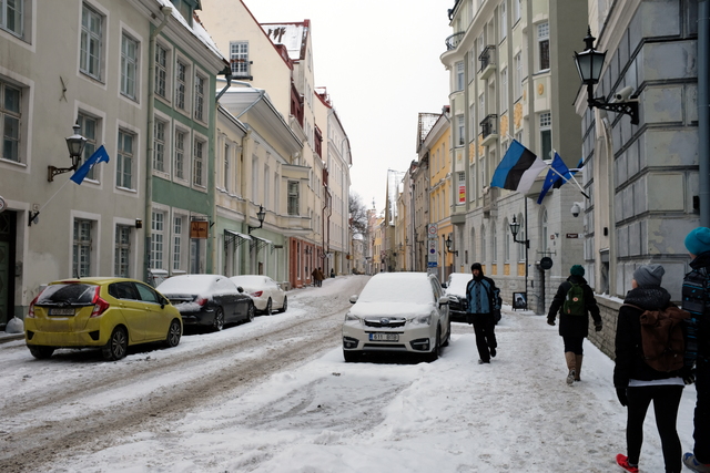 Schnee bedeckt den Pikk in Tallinn